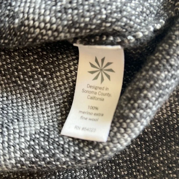 Athleta Dakota merino wool Windowpane sweater sz medium. - Picture 3 of 8